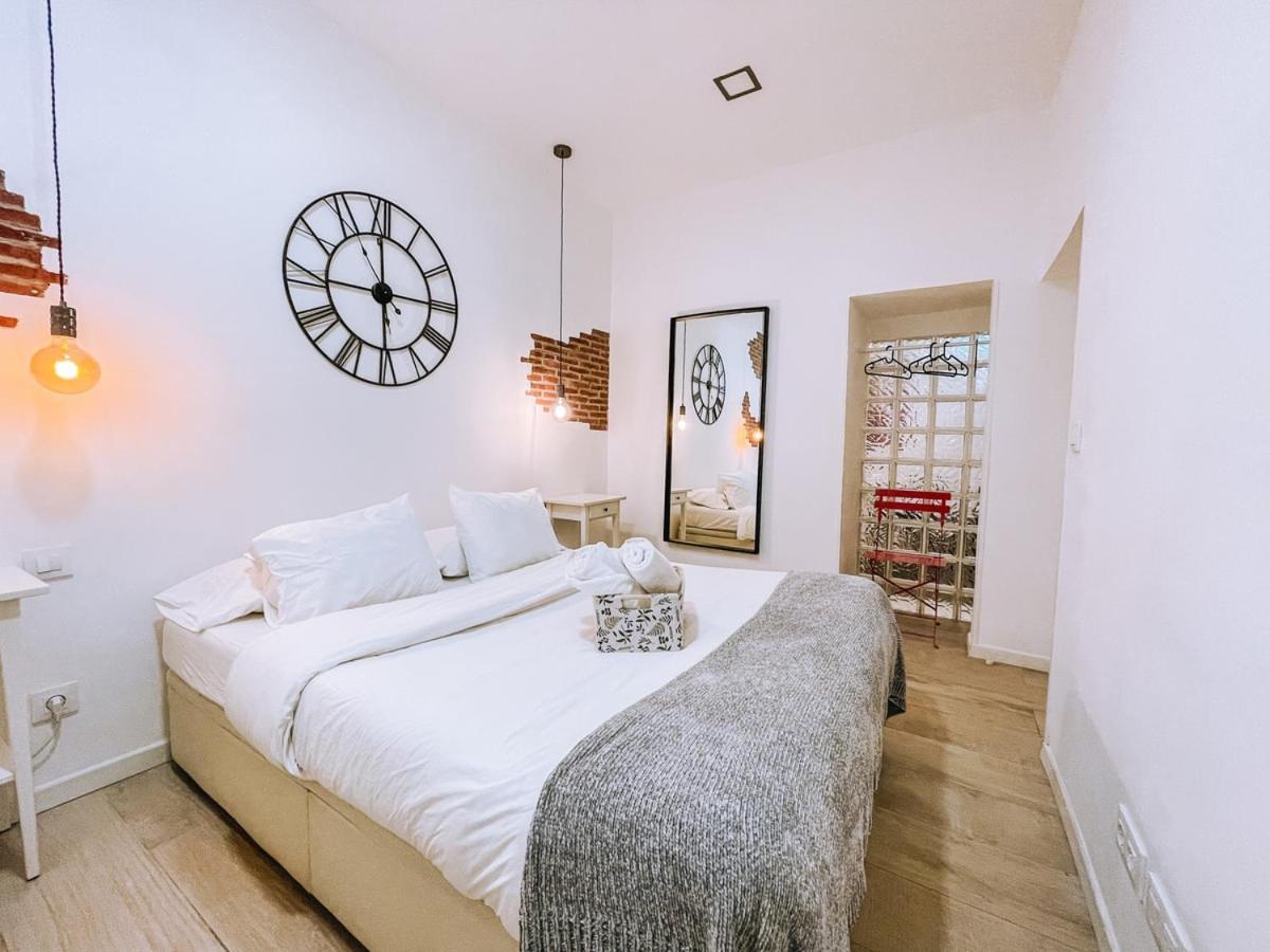 Fee4Me. Amazing Apartment In The Heart Of Lavapies Madrid Eksteriør billede